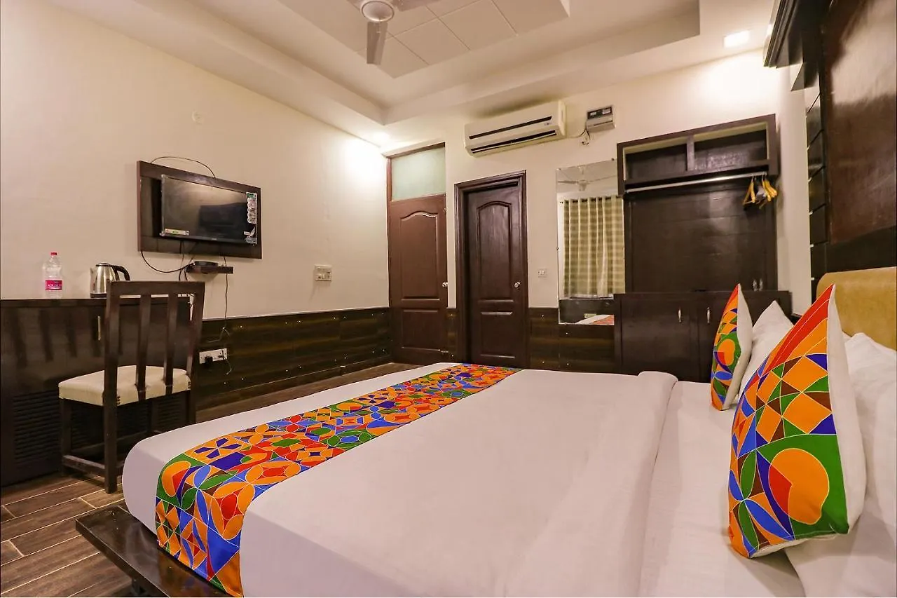 Fabhotel Palm Court Delhi  Hotel