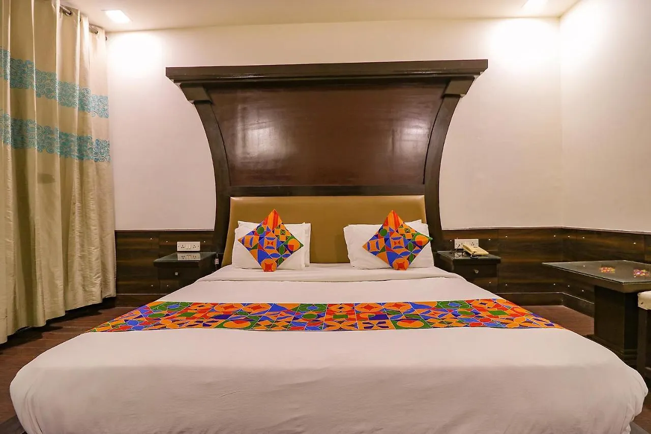 *** Hotel Fabhotel Palm Court Delhi  India