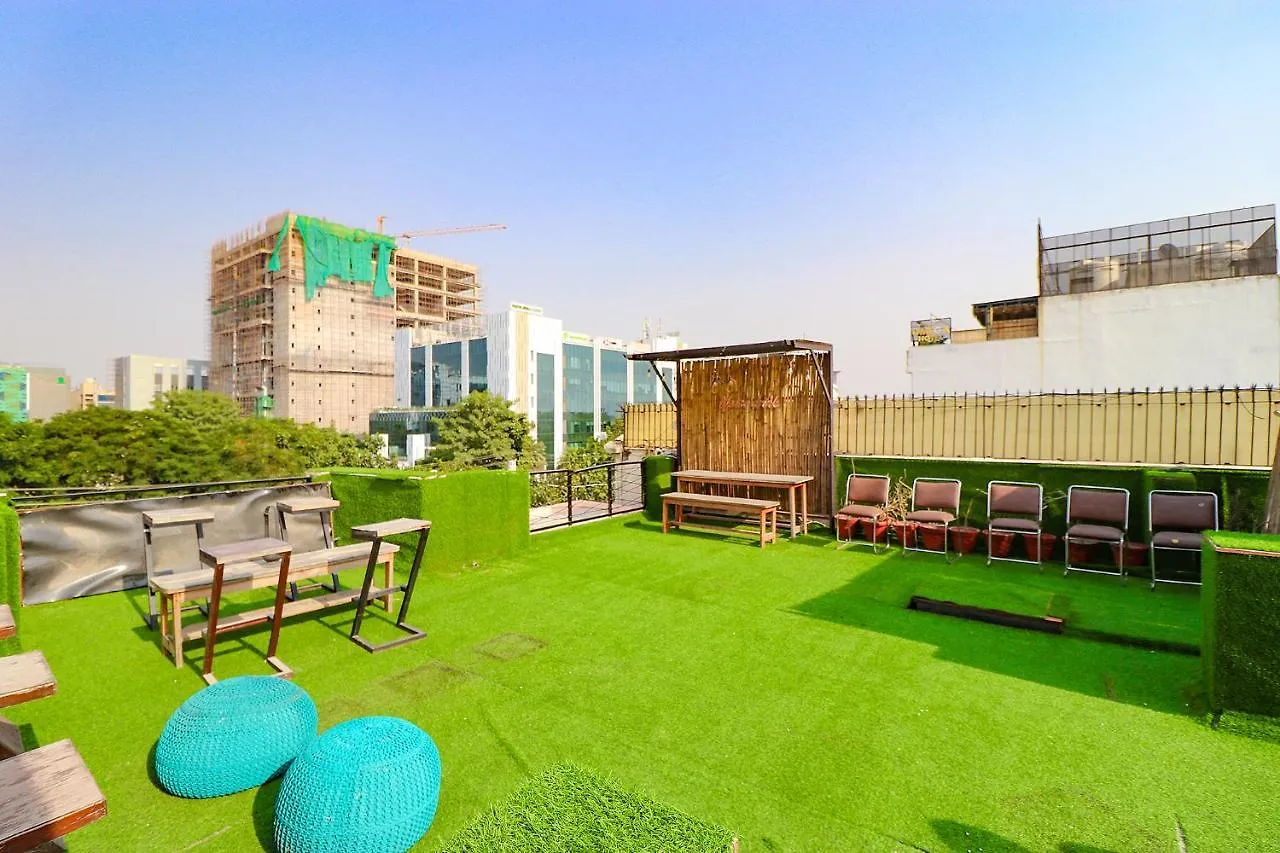 Hotel Fabhotel Palm Court Delhi